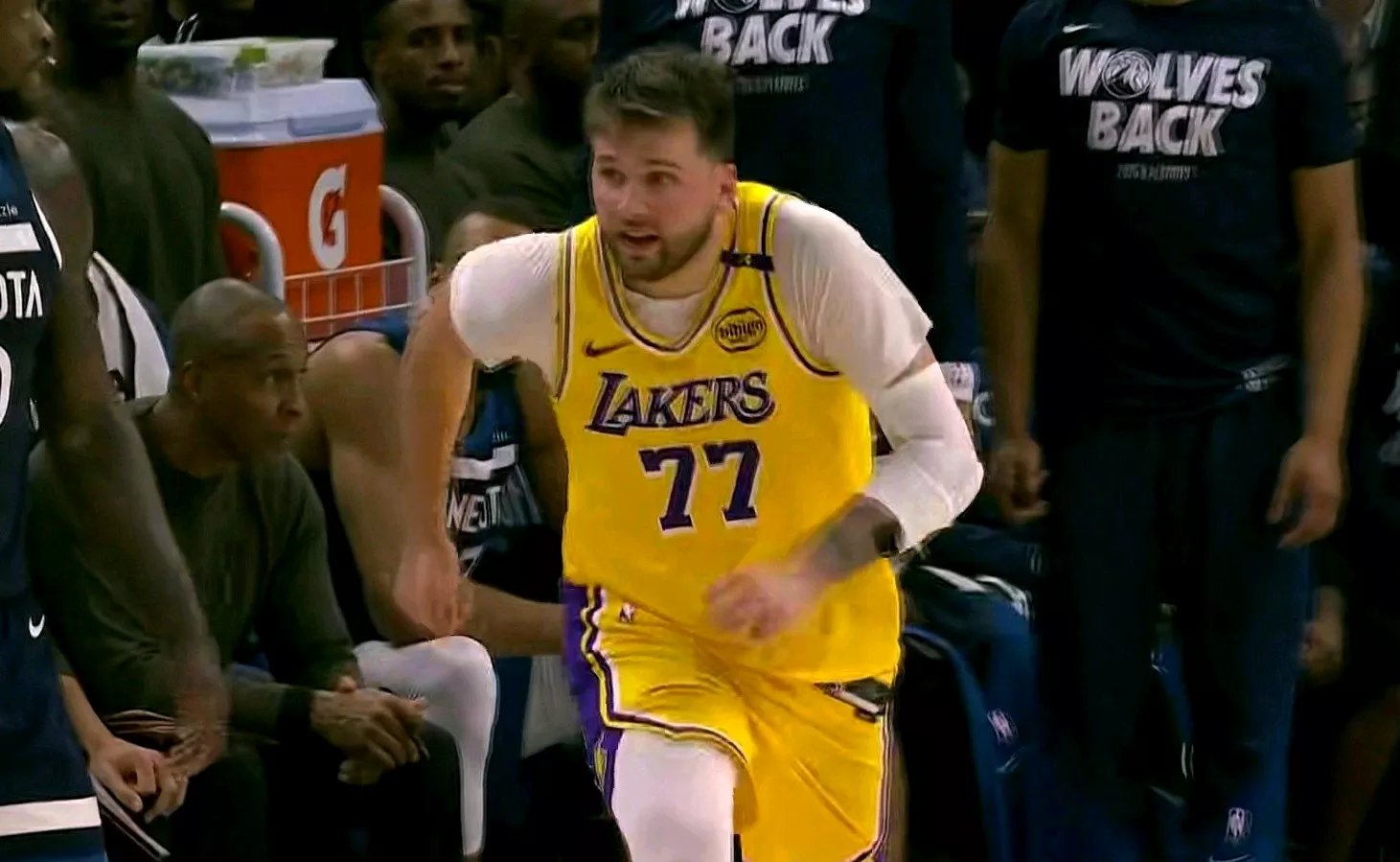 东契奇遭遇七持续失利,澳大利亚队教练压力巨大!赢得满堂喝彩(1787年澳大利亚土著人) 东契奇遭遇七持续失利,澳大利亚队教练压力巨大!赢得满堂喝彩(1787年澳大利亚土著人)