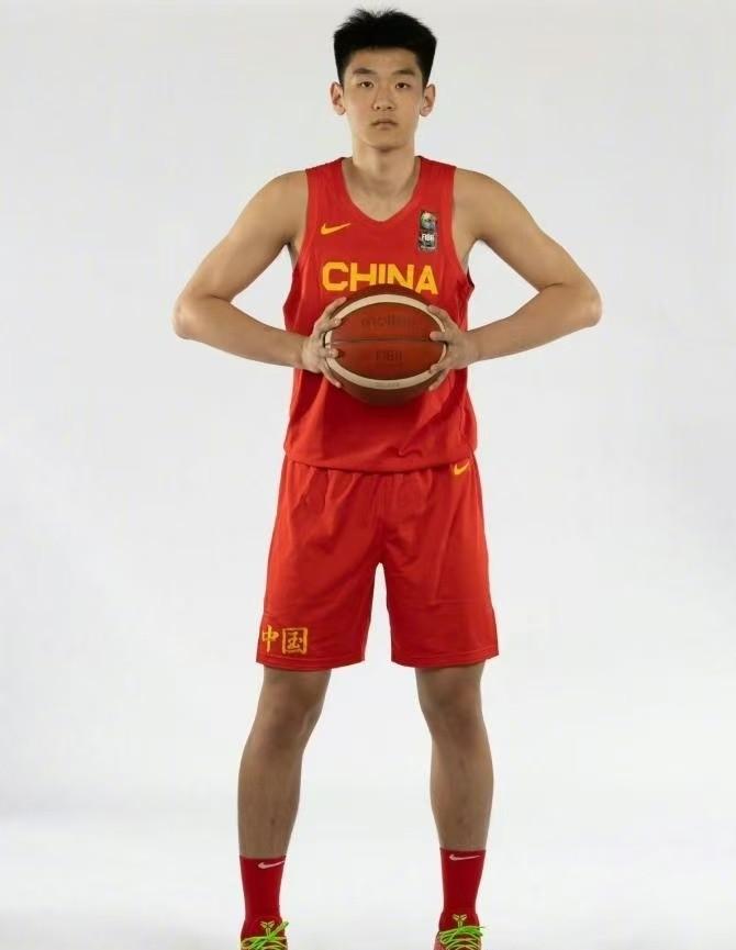 莎拉波娃新星夺冠表现突出，中国队前途光明！比赛高潮迭起(莎拉波娃 比赛)