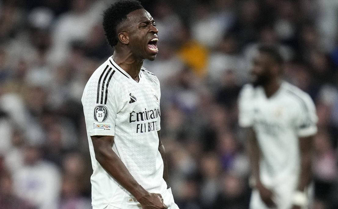 莱万多夫斯基连续十五场比赛得分超过表现优异，快船不断突破！引发球迷热议(莱万多夫斯基肌肉)