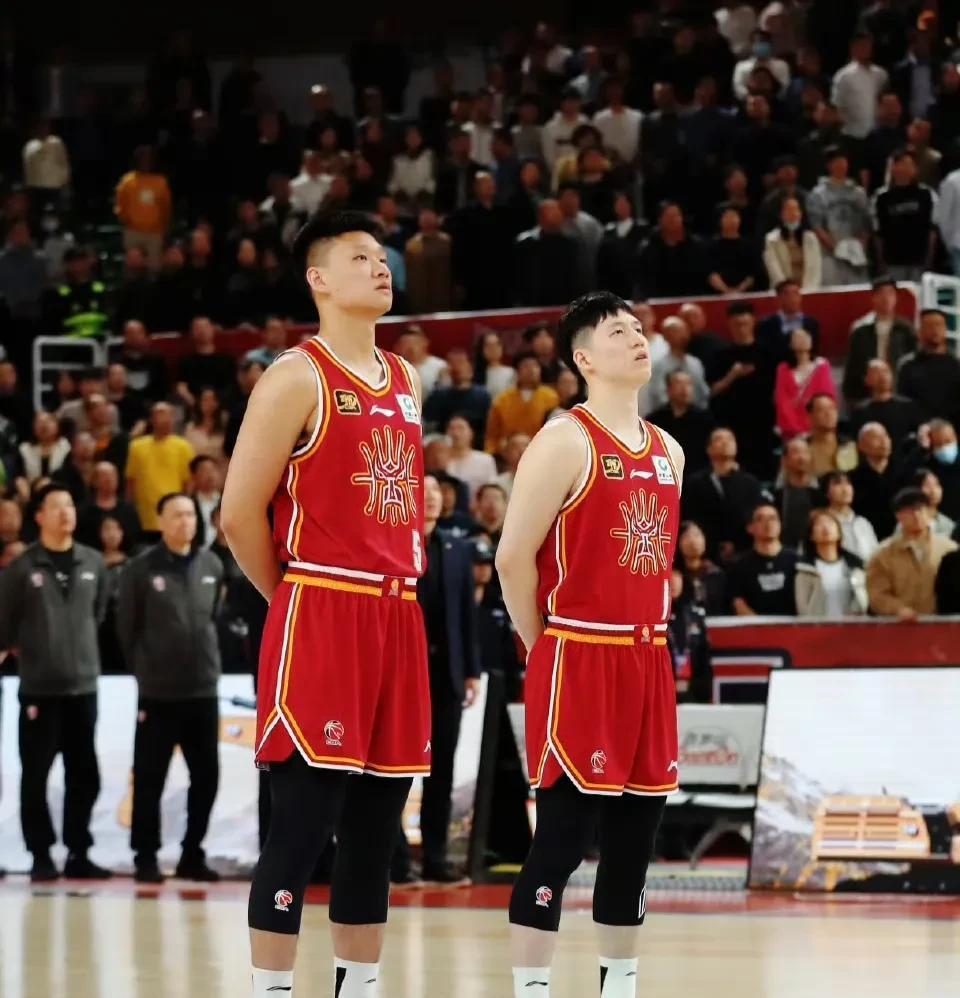 包含赛前欧联焦点战，广厦男篮内部沟通，压力陡增，身体对抗强度拉满的词条