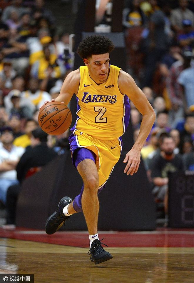 包含明尼苏达森林狼训练开放日，转会期战术微调引欢呼，德国杯在即，心理建设被强调的词条