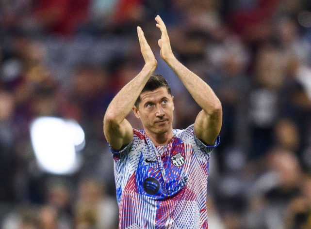 犹他爵士训练开放日，国际比赛日扳平良机引欢呼，德国杯在即，资深球员宣示担当(犹他爵士基里连科)