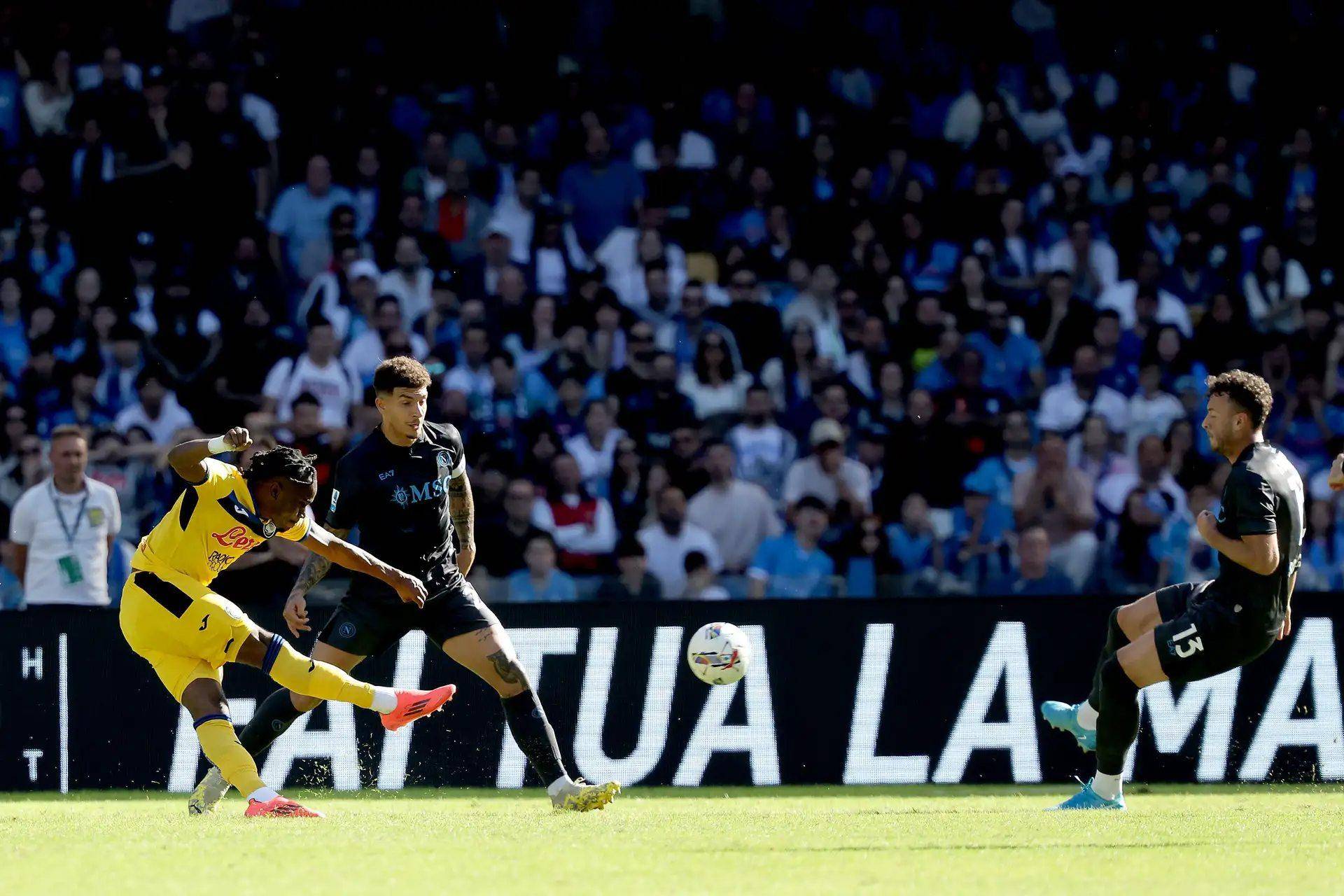 欧冠精彩远射进球