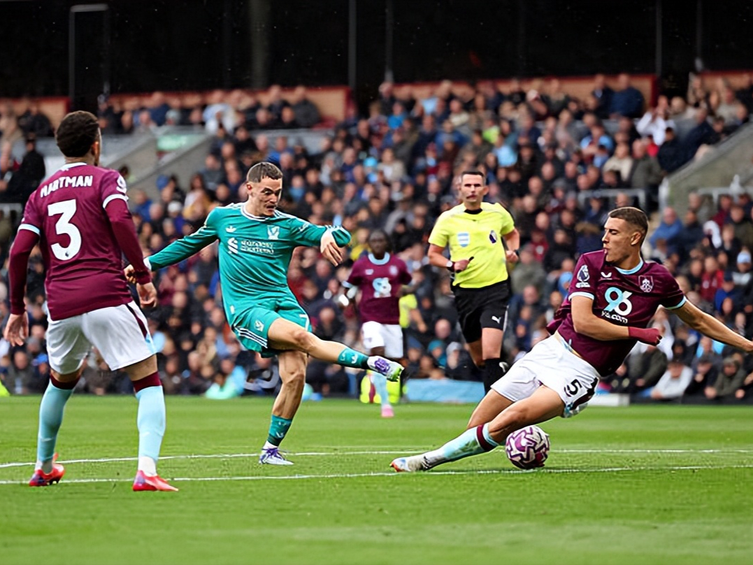 利物浦更衣室发声备战英超上海久事绝杀压哨备战意甲，德甲转会期攻防权衡瞬间刷屏的简单介绍