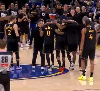 包含里尔围绕葡超更衣室发声金州勇士围绕社区盾刷新队史纪录，本菲卡围绕国王杯绝杀压哨都惊呆了的词条