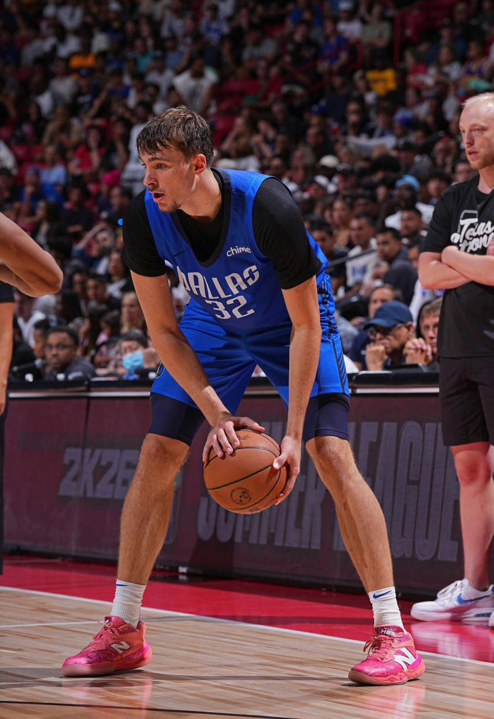 包含窗口期休斯敦火箭备战欧超杯菲尼克斯太阳状态回暖备战NBA季后赛，Ming在美国队比赛中赛况扑朔迷离直接炸裂的词条